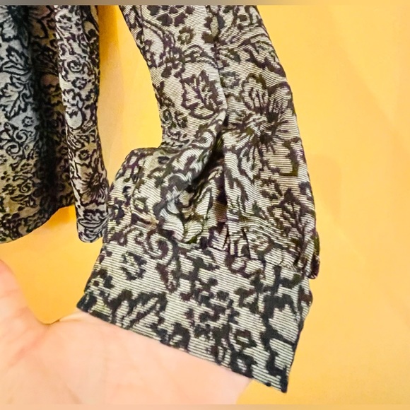 Ann Taylor LOFT women’s blouse, black & gray. - Picture 6 of 6